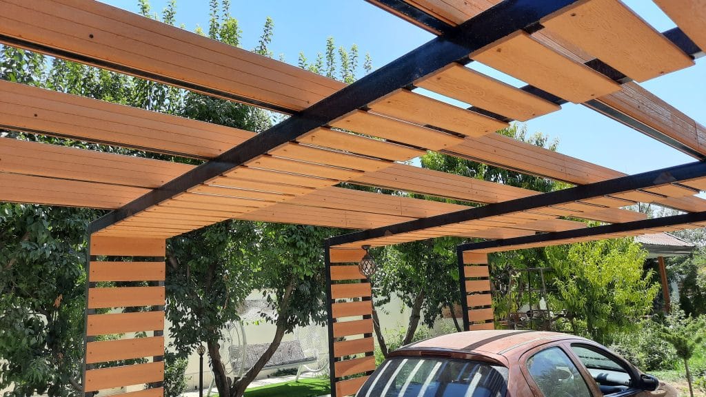 نبشی چوب پلاست