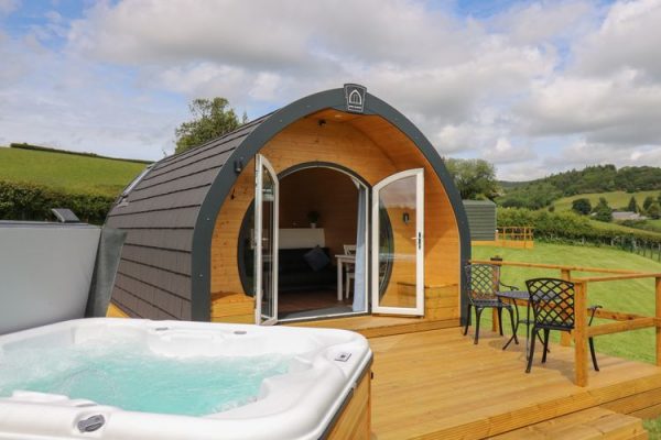 نمای کلبه با ترمووود